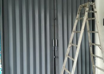 Mengenal Lebih Dekat: Pintu Harmonika – Kombinasi Fungsionalitas dan Estetika