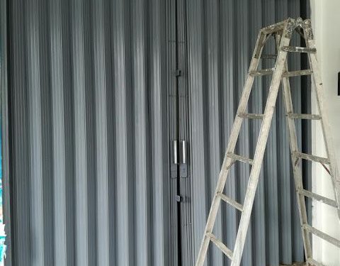 Mengenal Lebih Dekat: Pintu Harmonika – Kombinasi Fungsionalitas dan Estetika