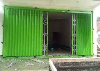Modernisasi Eksterior dengan Pintu Harmonika Elegan