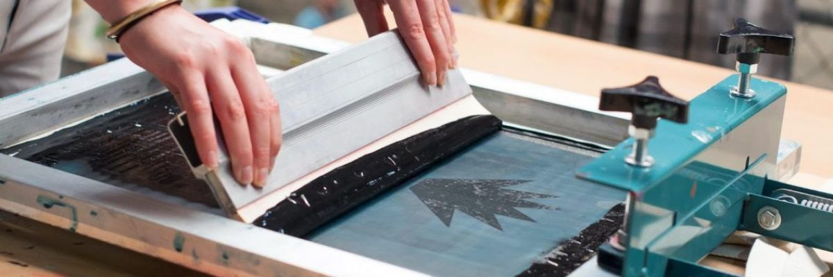 Perbedaan sablon rubber dan plastisol